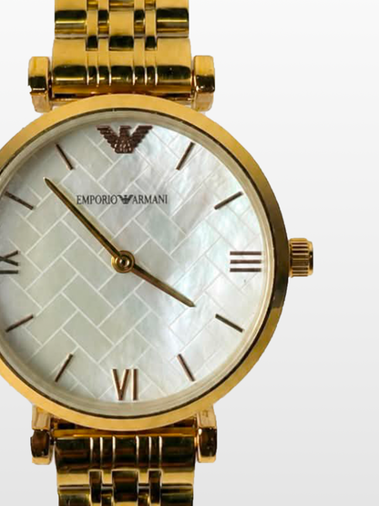 Emporio Armani Pearl Gold    Water resistant|Stainless Steel