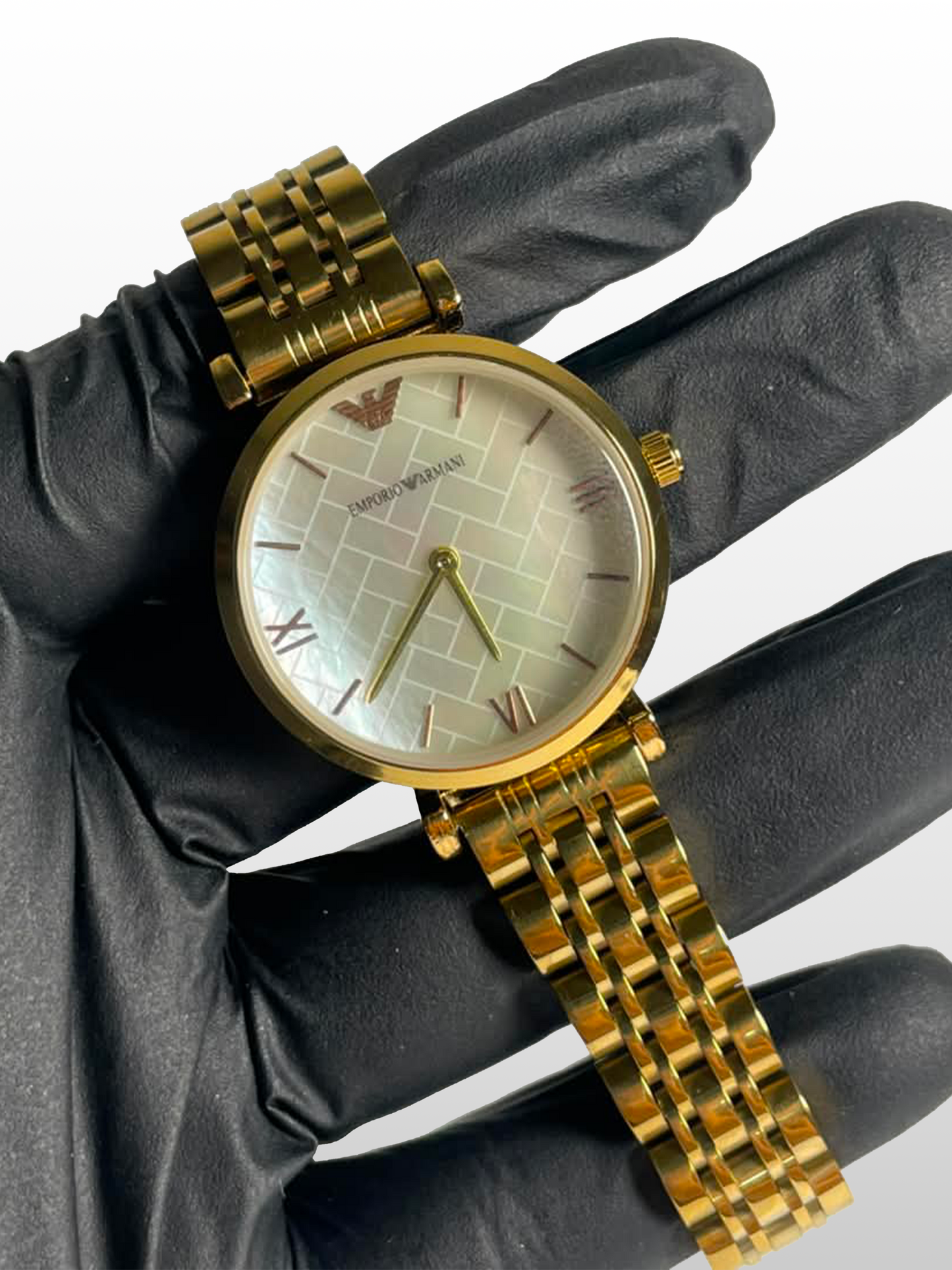 Emporio Armani Pearl Gold    Water resistant|Stainless Steel